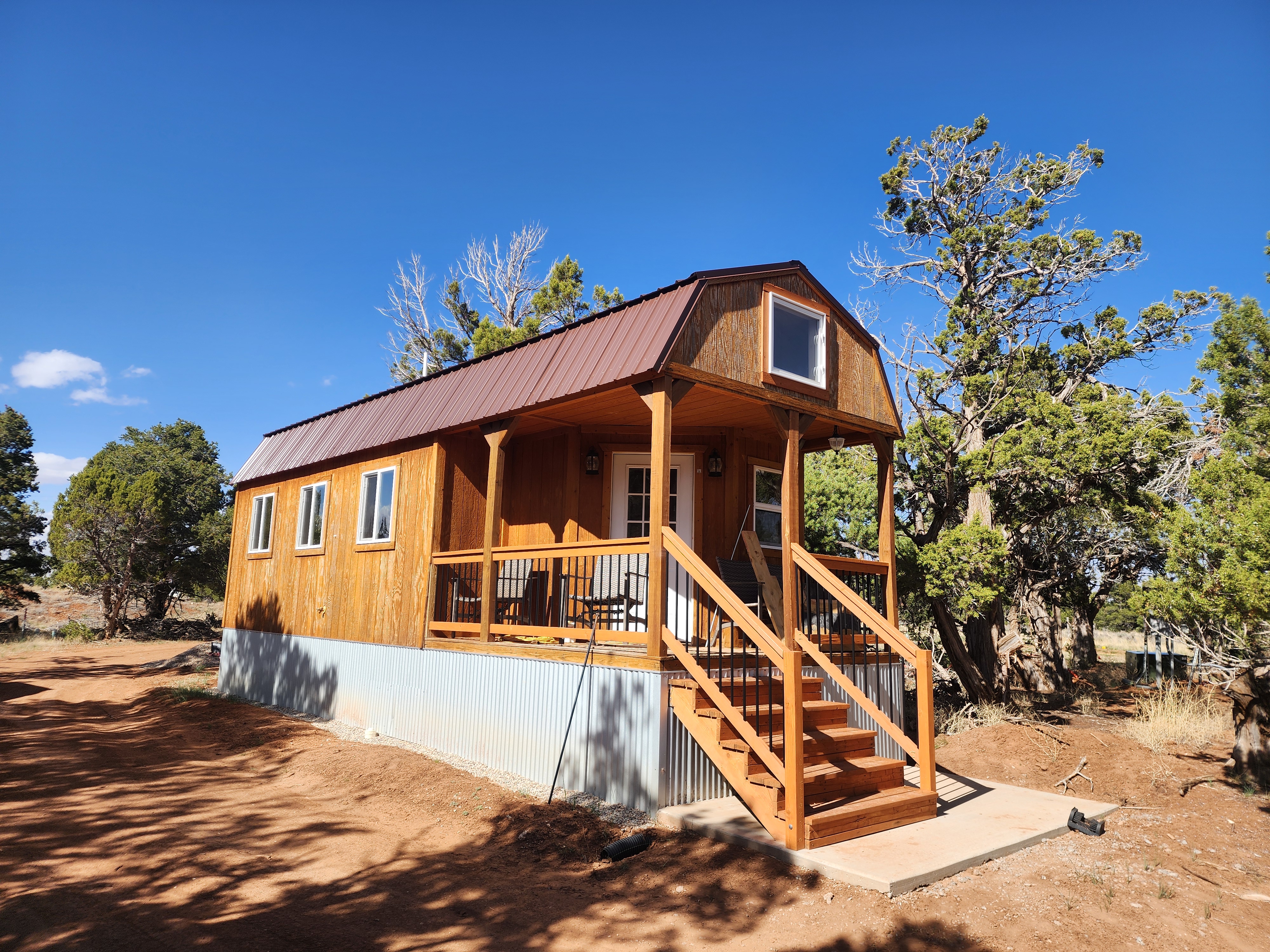 Apple Cabin exterior - spacious family-friendly nightly rental in Monticello, Utah